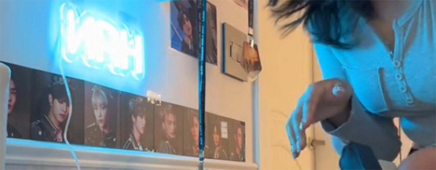 Surprise Neon for a Stray Kids Superfan: A Gift Beyond Expectation