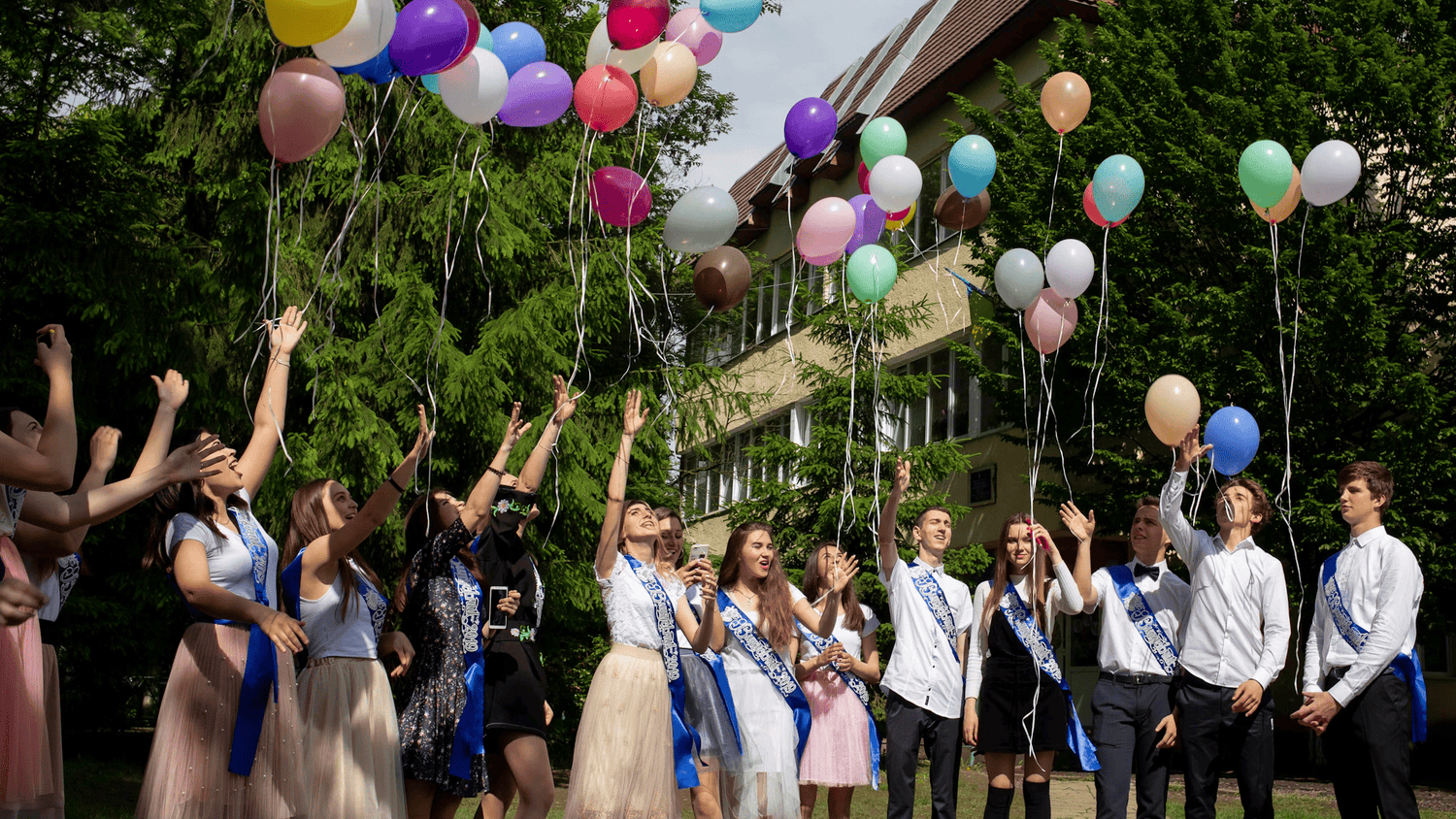 Y2K designed graduation party activities