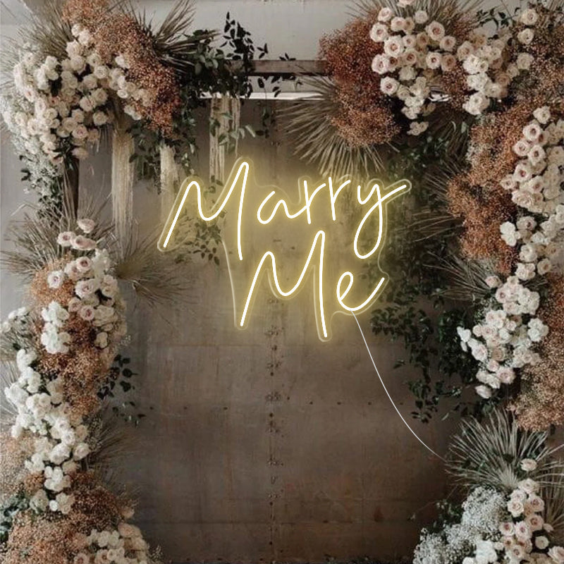 Enseigne au néon Marry Me pour mariage