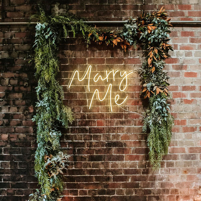 Enseigne au néon Marry Me pour mariage